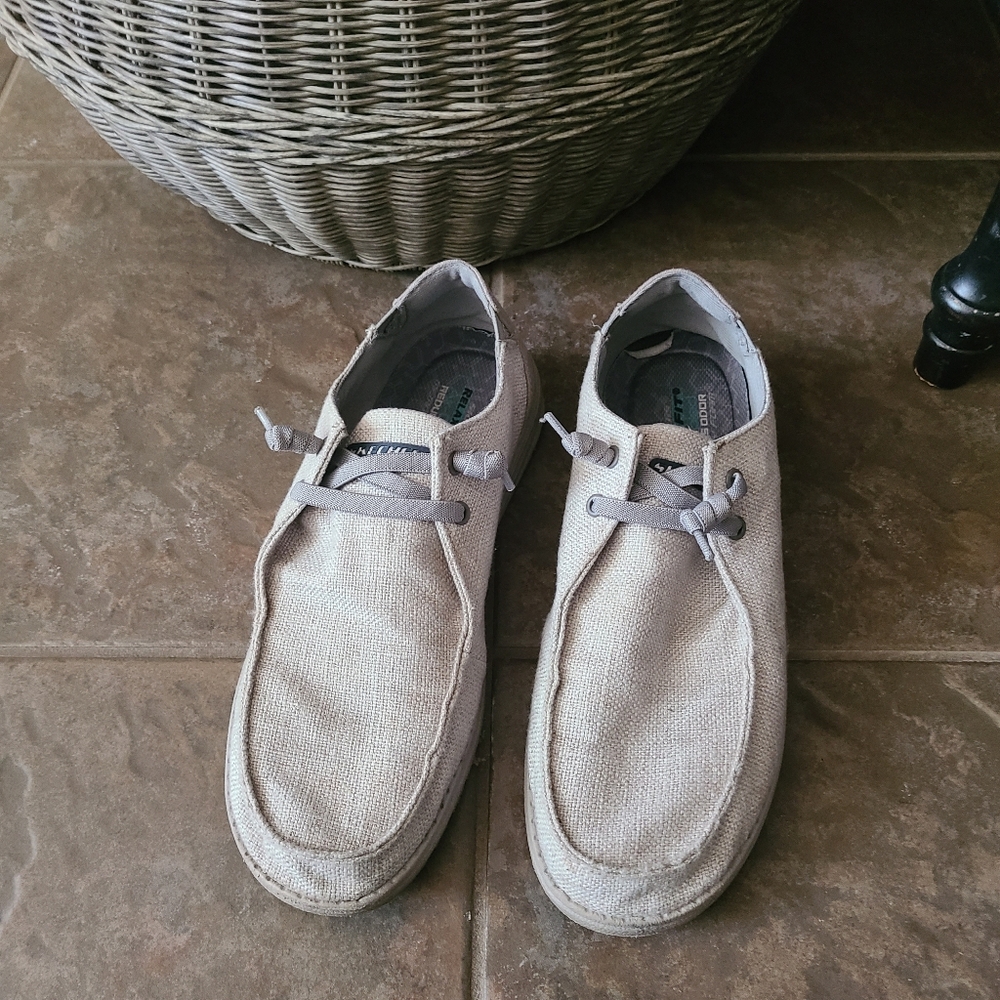 Skechers Slip On Grey Fabric  Mens Loafer Size 9